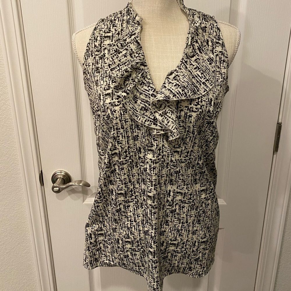Two Hearts maternity top. Size small